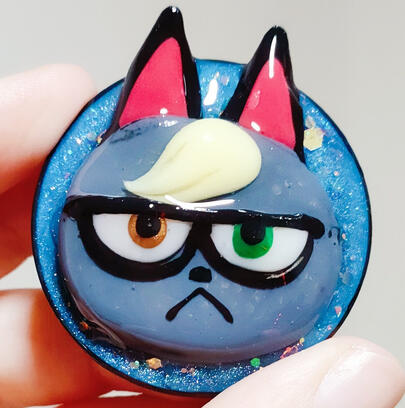 Raymond phone holder